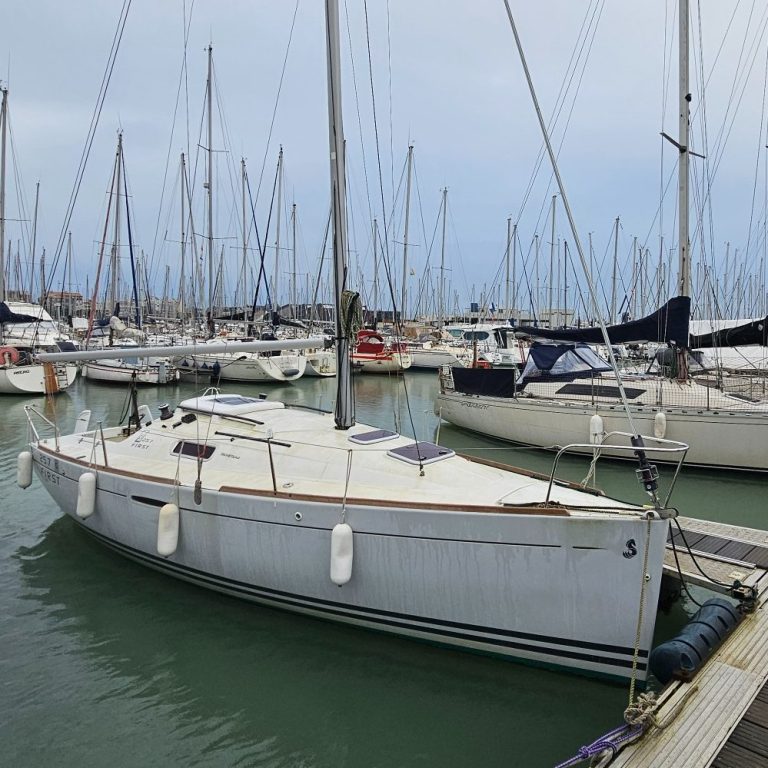 Votre réseau spécialiste de l'achat et la vente de bateaux d'occasion Vendre ou Acheter un bateau d'occasion | France plaisance votre réseau de Yacht Brokers indépendants | La Rochelle - Arcachon